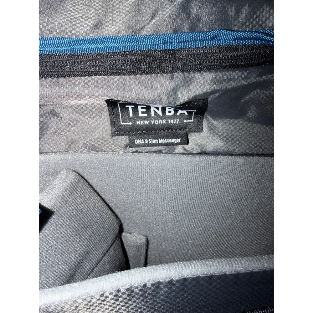 Tenba DNA 9 Slim Messenger Bag Camera Case 10x9x3 Used